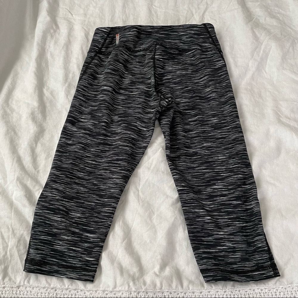 Zella leggings SMALL Cosmic Space cropped black white texture